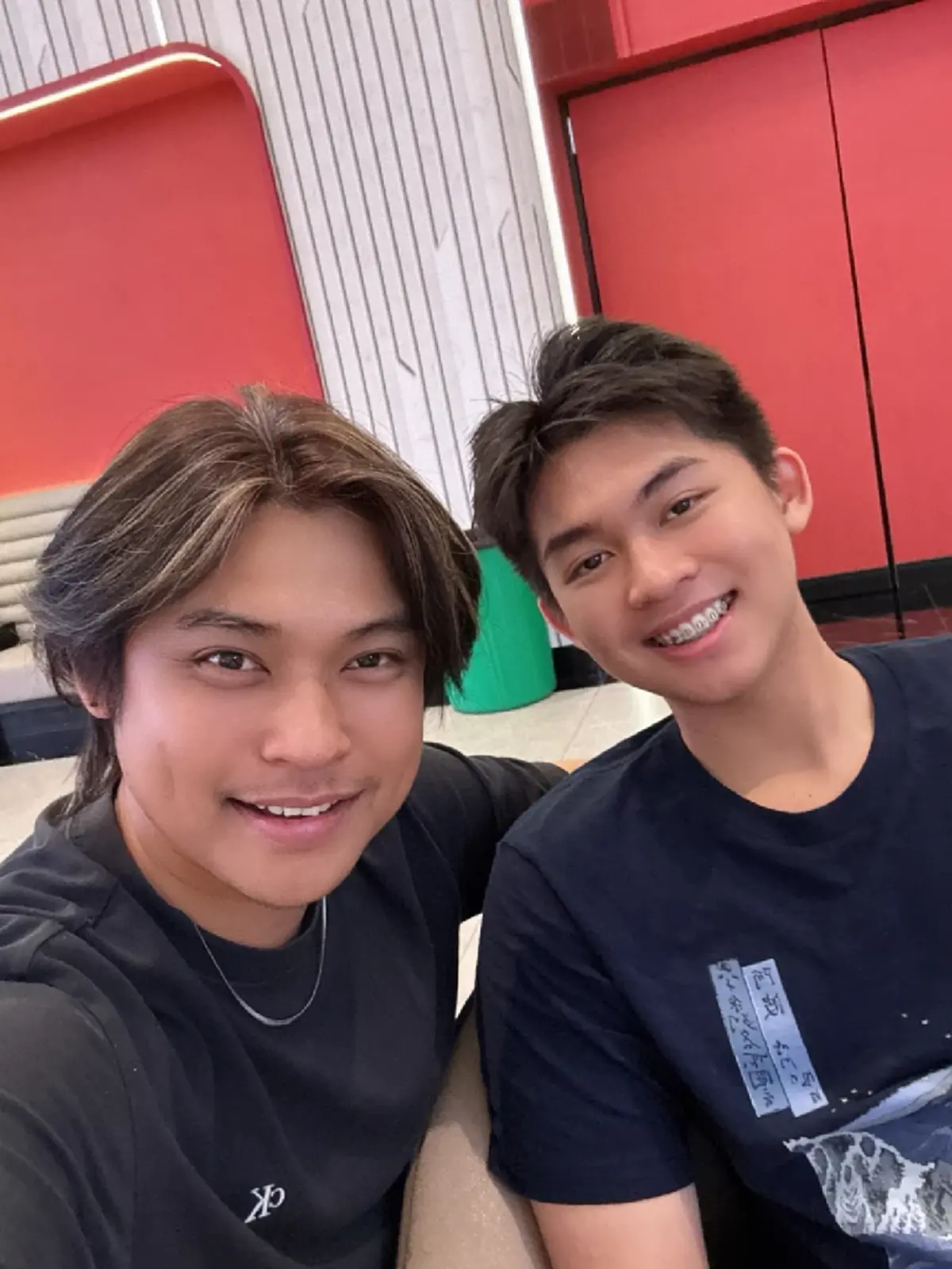 เปิดภาพล่าสุด ลูกชายคนเล็กนักร้องดัง โตเป็นหนุ่มแล้ว