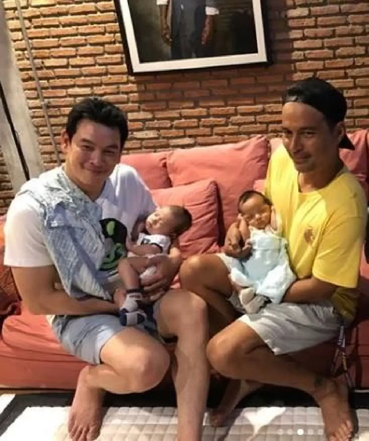 กอดนะเพื่อน "น้องโพธิ์" กอด "น้องมิก้า" ให้กำใจเพื่อนในวันสูญเสีย