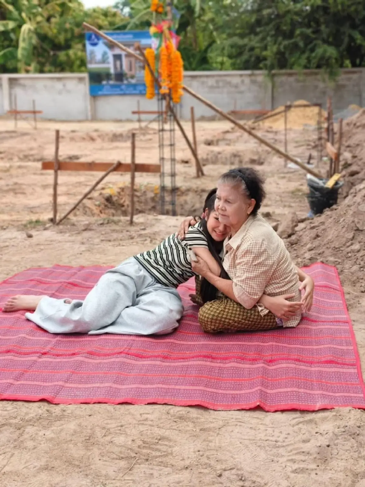 ลูกสาว "ทศพล หิมพานต์" ทุ่มเงินเก็บ สร้างบ้านหลังใหม่ให้ยายทวด