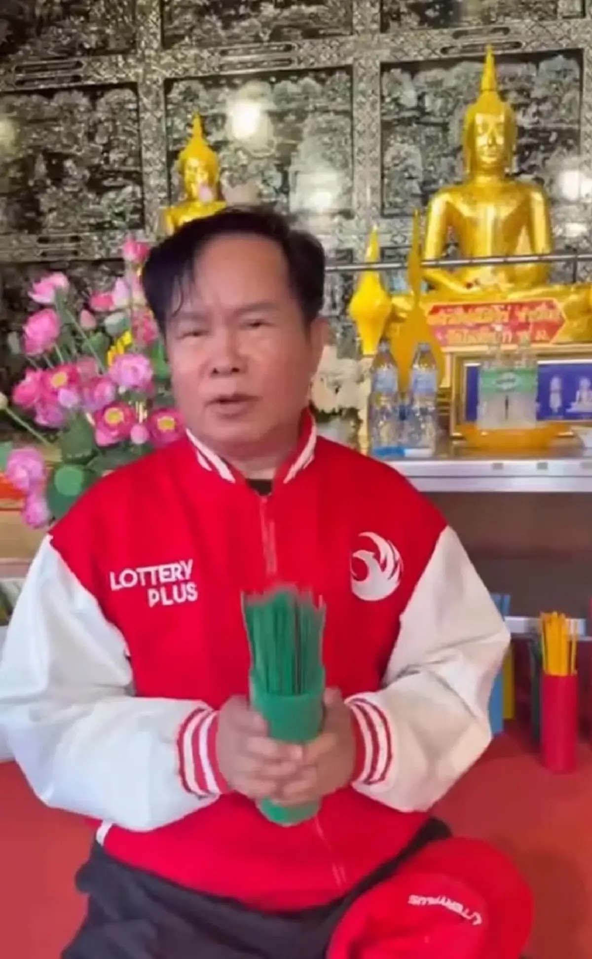 ส่อง มนต์สิทธิ์ คำสร้อย เสี่ยงเซียมซีมงคล ฮือฮาเลขที่ได้