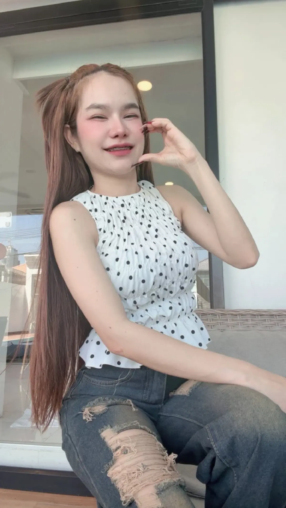 "แม่น้ำหนึ่ง" โชว์ลอตเตอรี่ปึกใหญ่ ขณะไปทำบุญ ทำแฟนๆแห่ส่อง