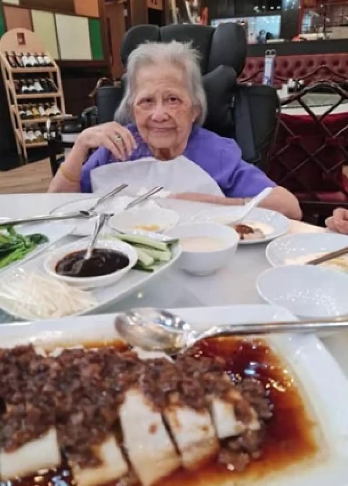 เปิดภาพล่าสุด "อาจารย์แม่" ในวัย 90 ปี ยังแข็งแรงไม่เปลี่ยน