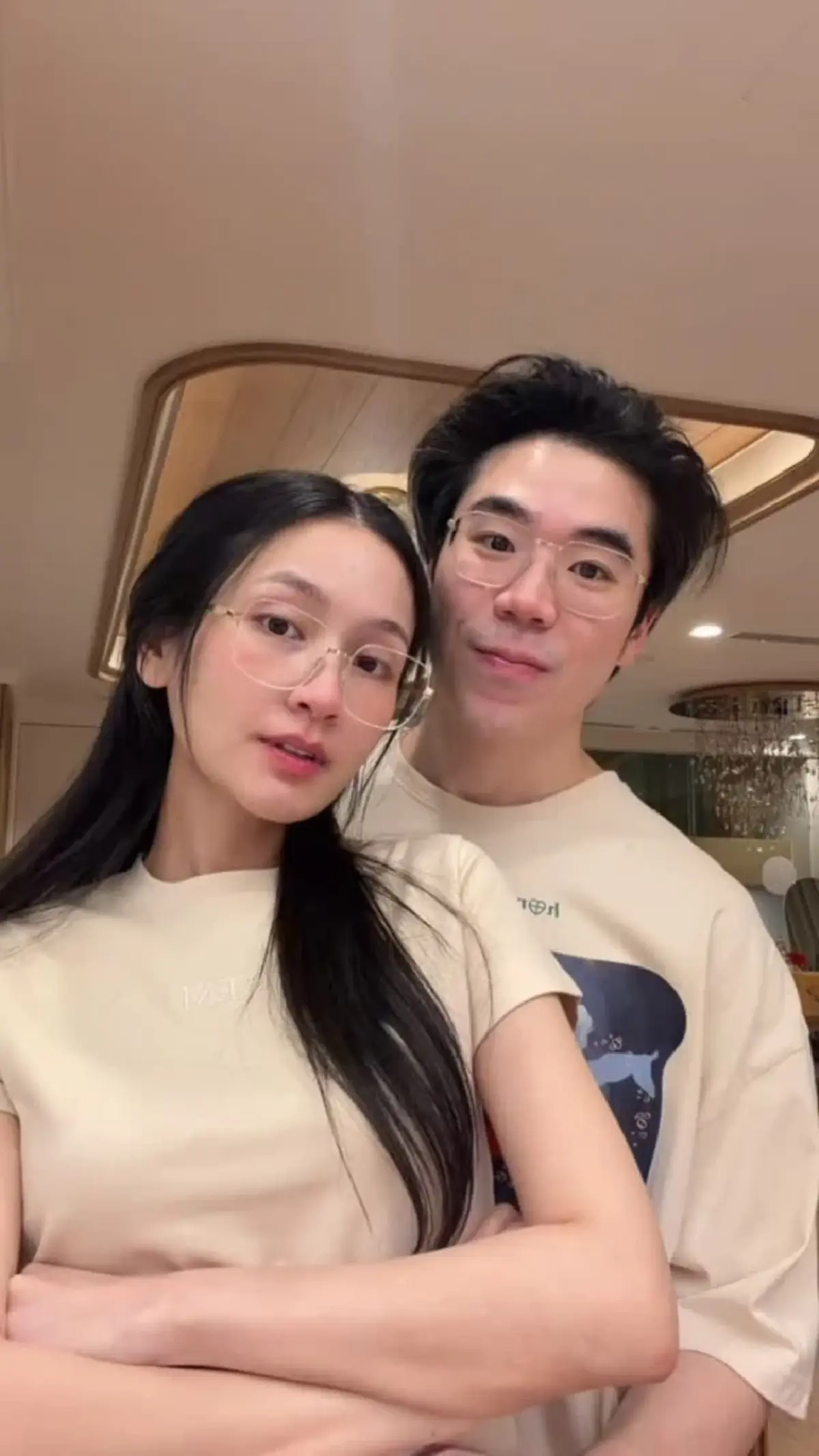 นาทีปิติ! "แม่อูน-พ่อแพ็ค" เฮต้อนรับลูกชายคนแรก ลืมตาดูโลก 