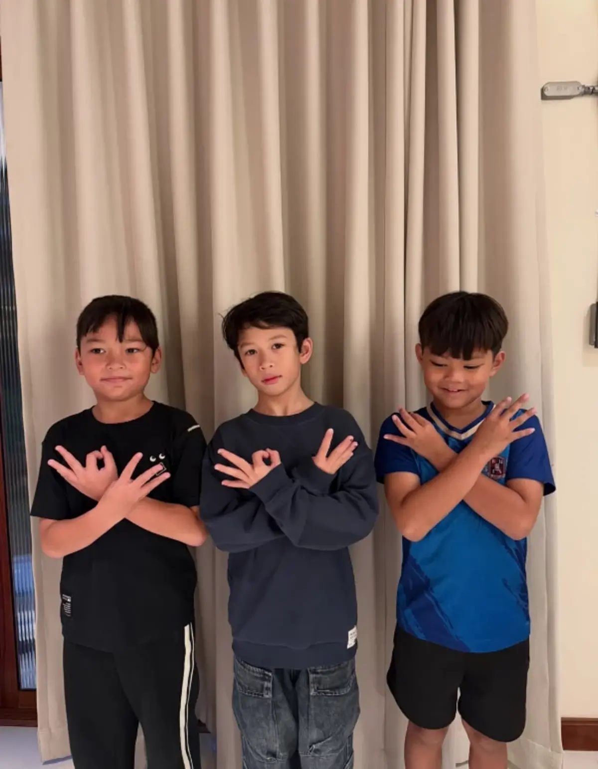 กอดนะเพื่อน "น้องโพธิ์" กอด "น้องมิก้า" ให้กำใจเพื่อนในวันสูญเสีย