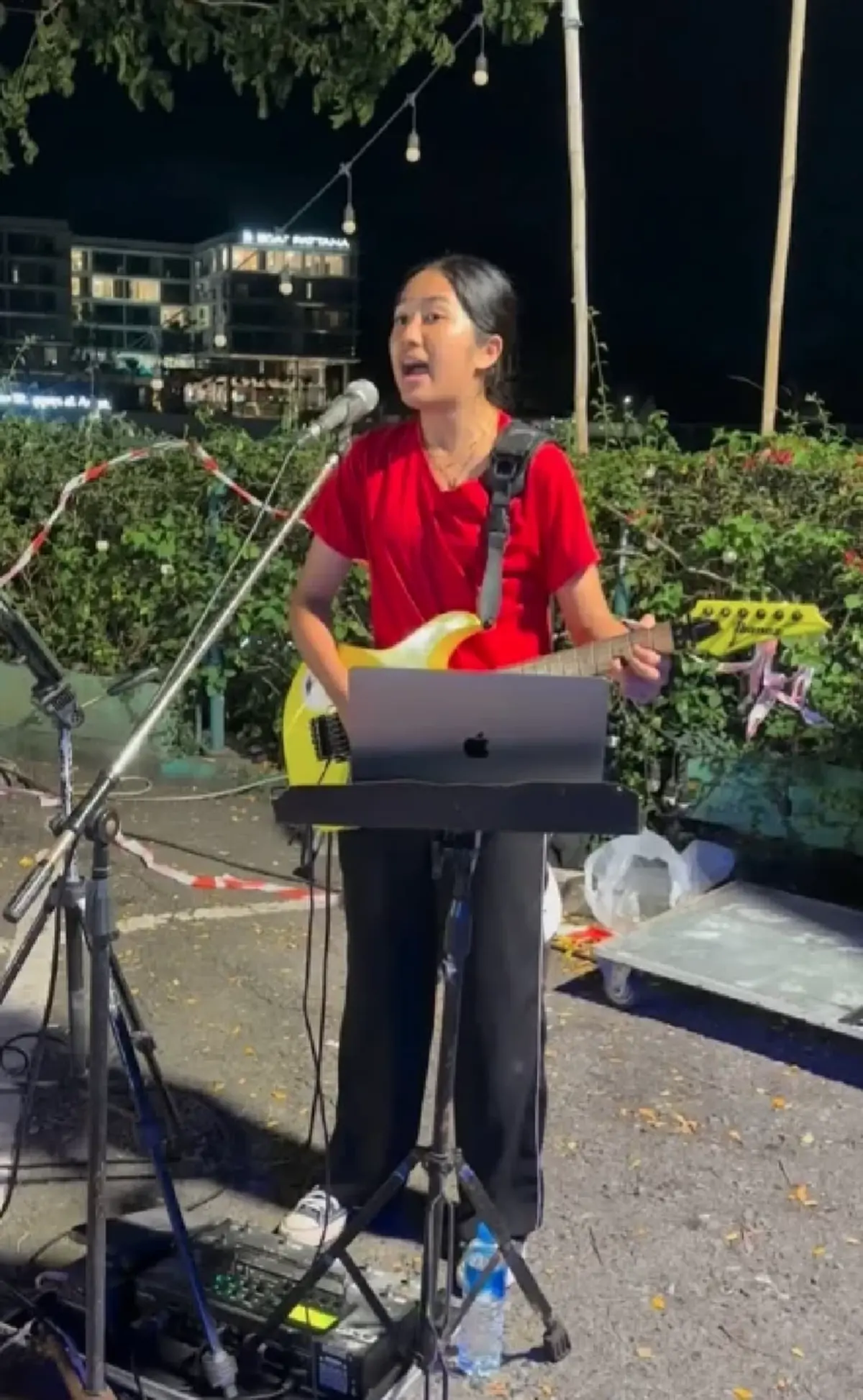 รู้จัก "เนเน่ รอยัล" โปรไฟล์ไม่ธรรมดา คว้า Golden Buzzer ทะลุรอบชิง AGT