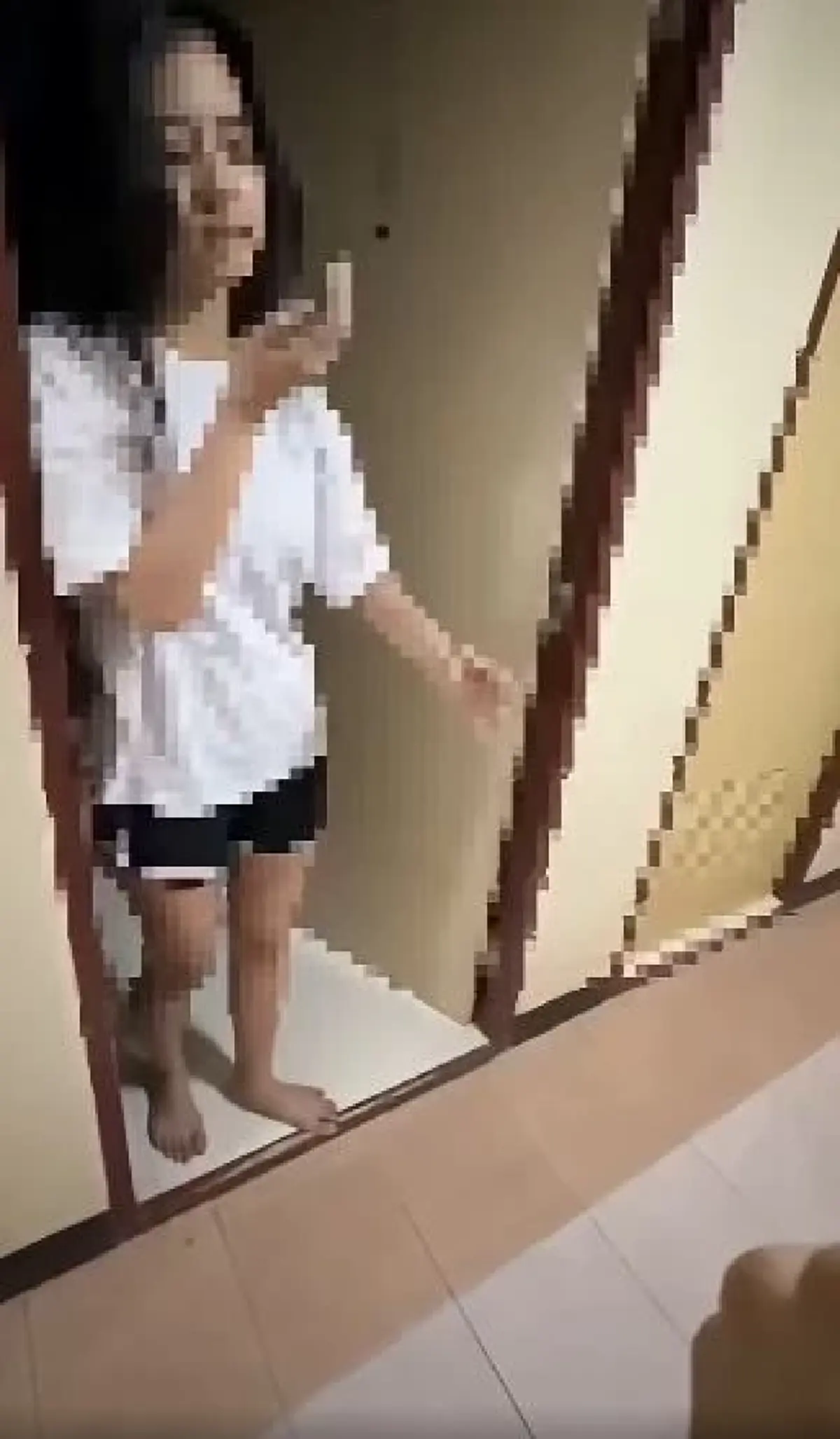 สุดพีค รู้ตัว นศ.มือคัตเตอร์ ถึงว่าคุ้นๆ ที่แท้เคยเป็นข่าวดัง