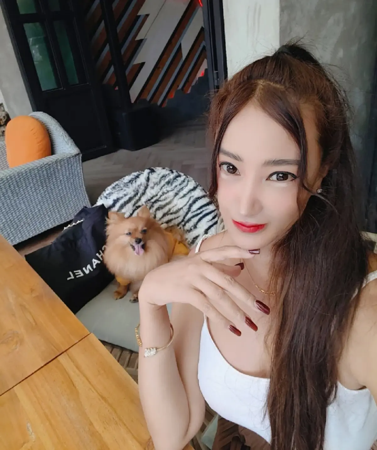 "เปิ้ล ไอริณ" แฉวีรกรรมเมียน้อยเจ้าสัวหมื่นล้าน ลั่นกรรมตามทัน
