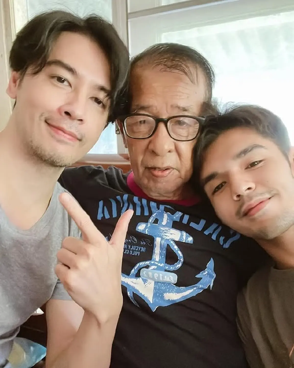 "ออย ธนา" โพสต์อาลัยคุณพ่อ เสียชีวิตอย่างสงบ เผยคำสัญญาจากใจลูก