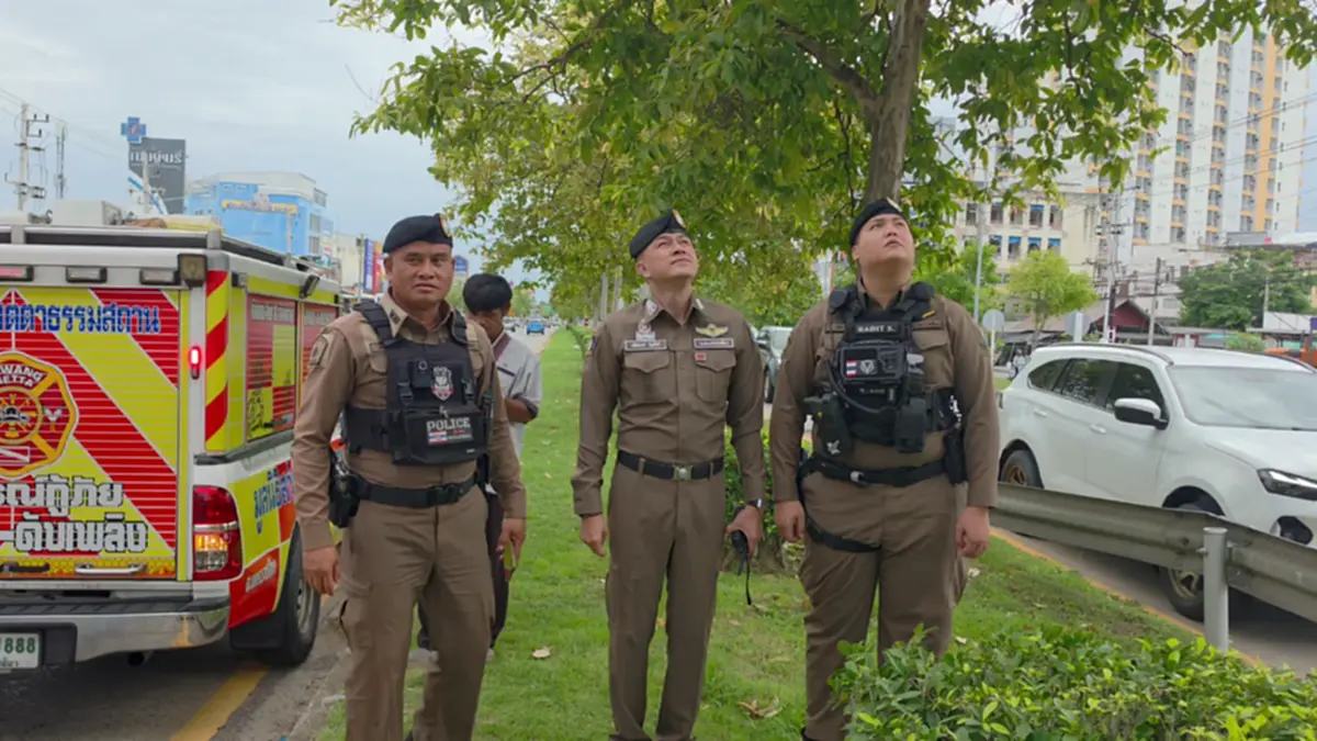 สลดเช้าหน้าโรงเรียน พบชายวัย 39 ปีเสียชีวิตบนสะพานลอย