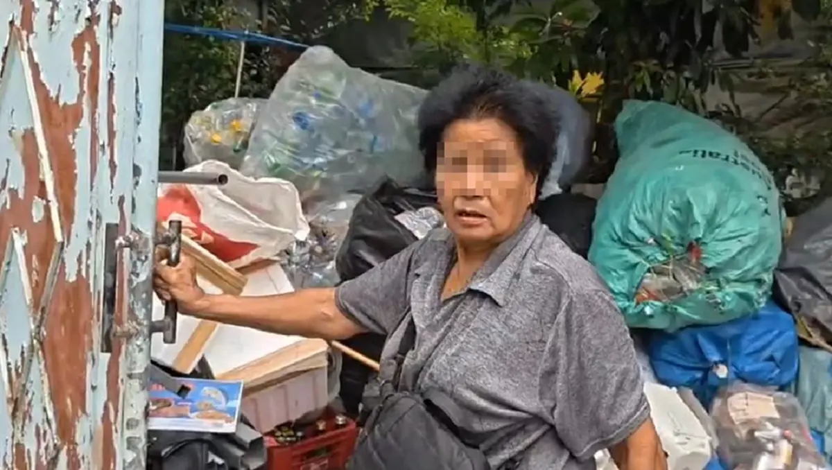 ฝูงผึ้งหลวงนับหมื่น รุมต่อยชาวบ้านกลางกรุงฯ สร้างรังใหม่ซ้ำ