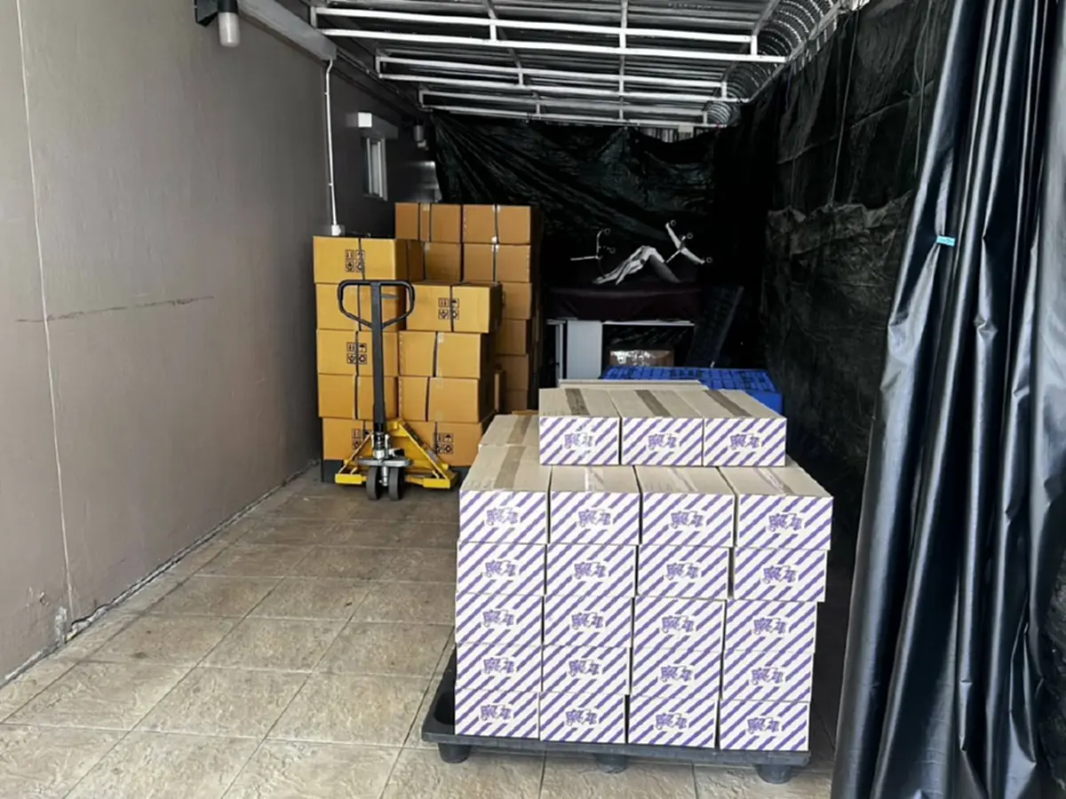 จับคาบ้าน ขายยาต้องห้ามผ่านออนไลน์ เงินหมุนเป็น 1000 ล้าน 