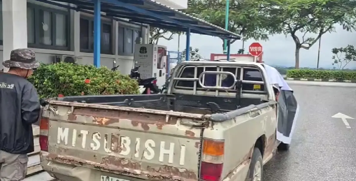 จับคากระบะเก่า! 2 หนุ่มฝ่าสายฝนขนยาเสพติดล็อตใหญ่มูลค่า 100 ล้าน