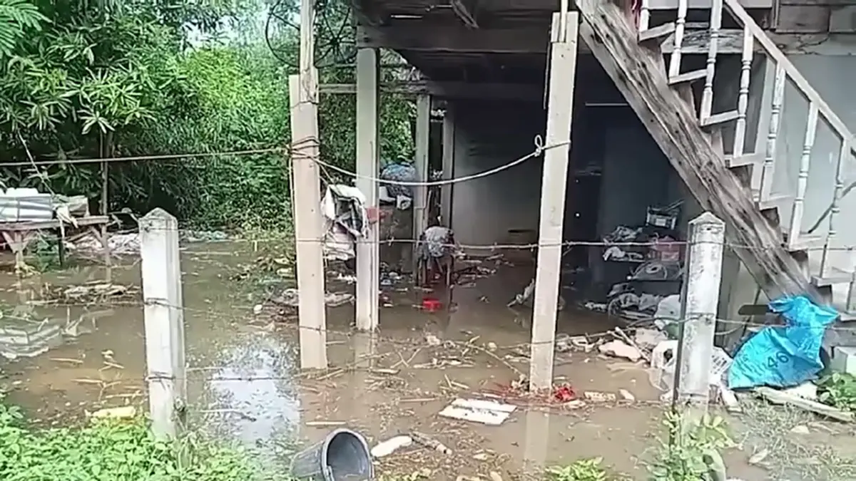 น้ำโขงหนุนสูงทะลักท่วมอุบลฯ 3 อำเภอ ถนนตัดขาด-อพยพด่วน