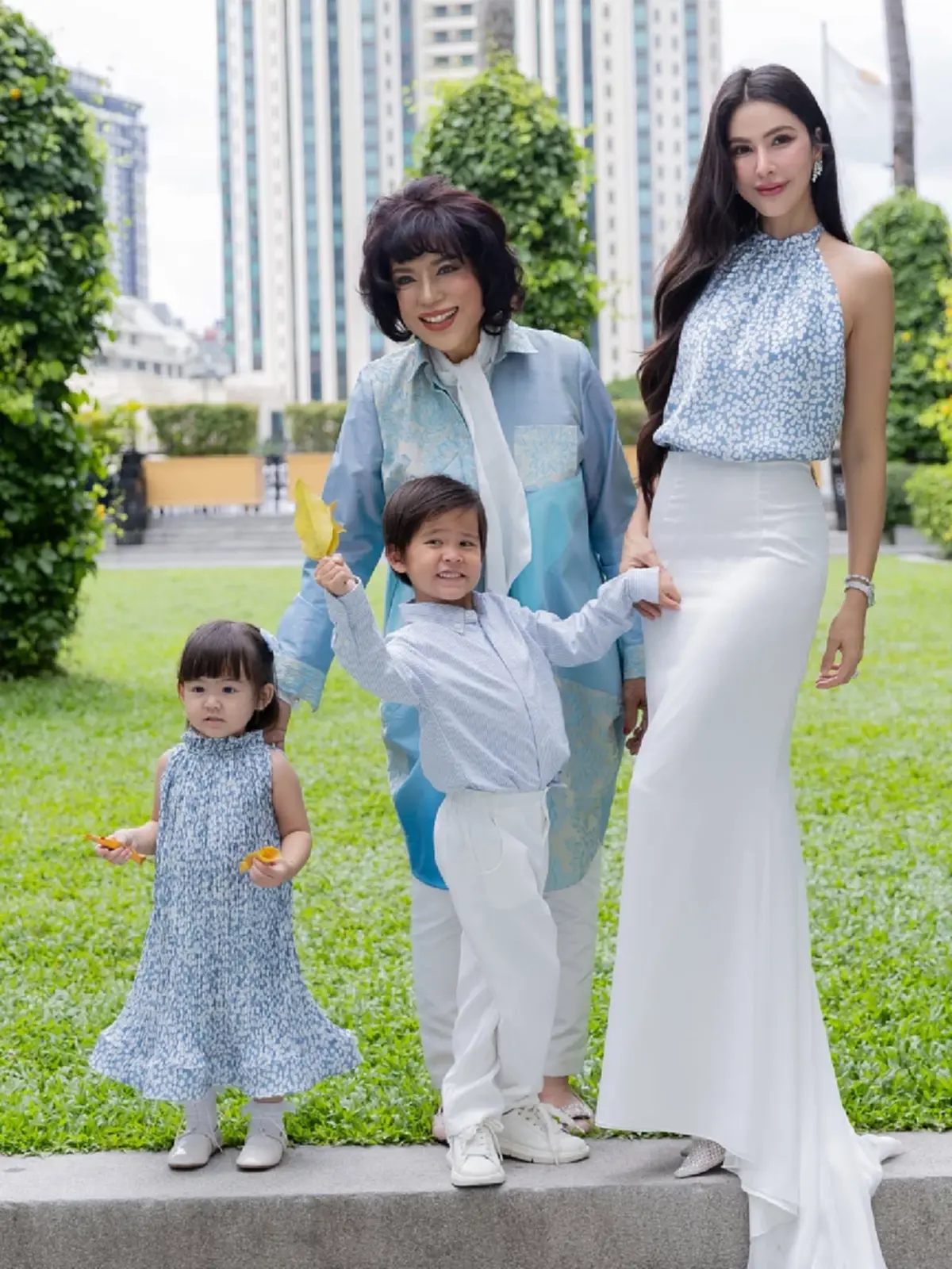  สวยระดับตำนาน ศรีริต้า เผยภาพคุณแม่ ความสวยจากคุณยายสู่หลานสาว