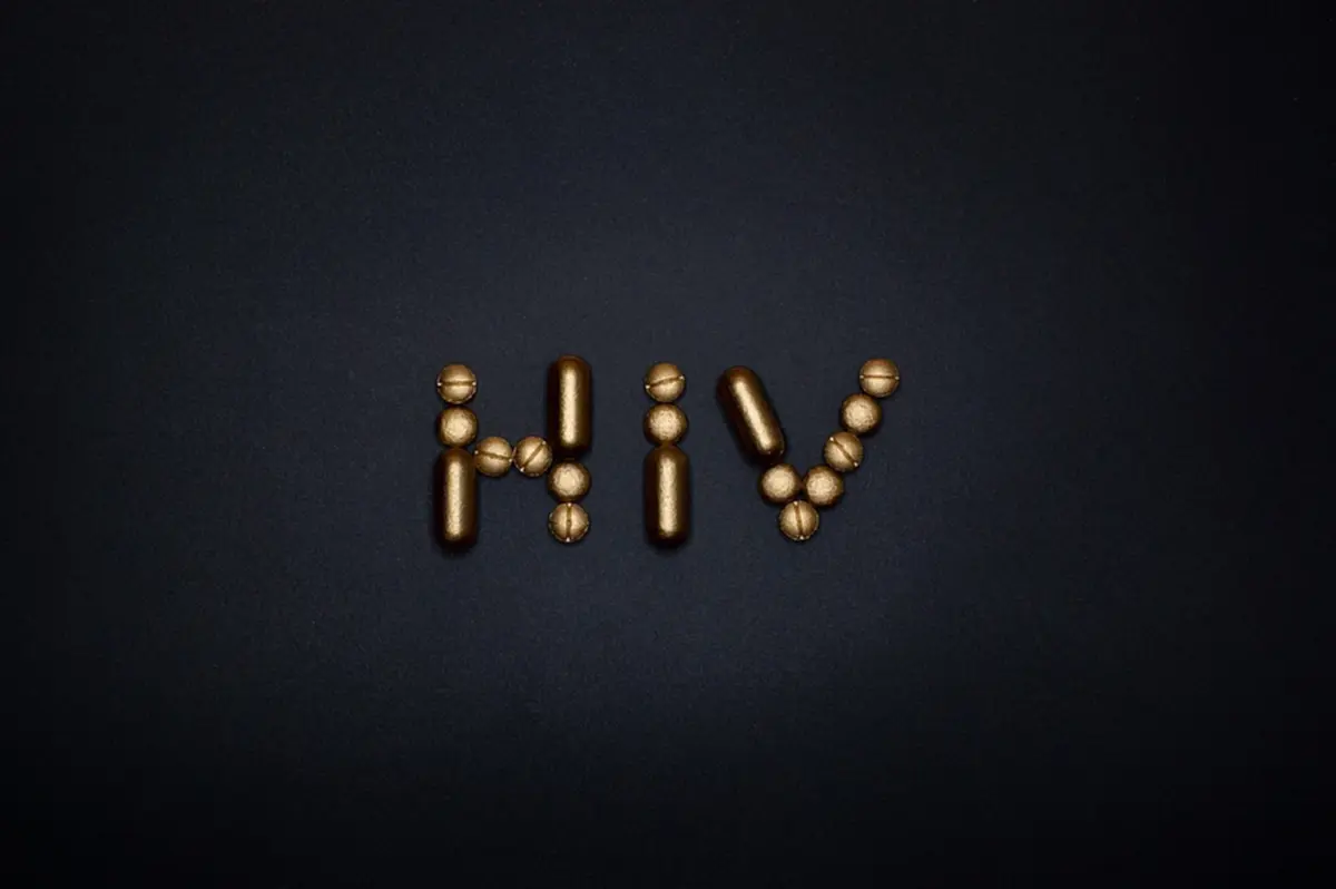 หลายคนยังเข้าใจผิด ระหว่าง HIV - เอดส์ สรุปแล้วยังรักษาได้มั้ย