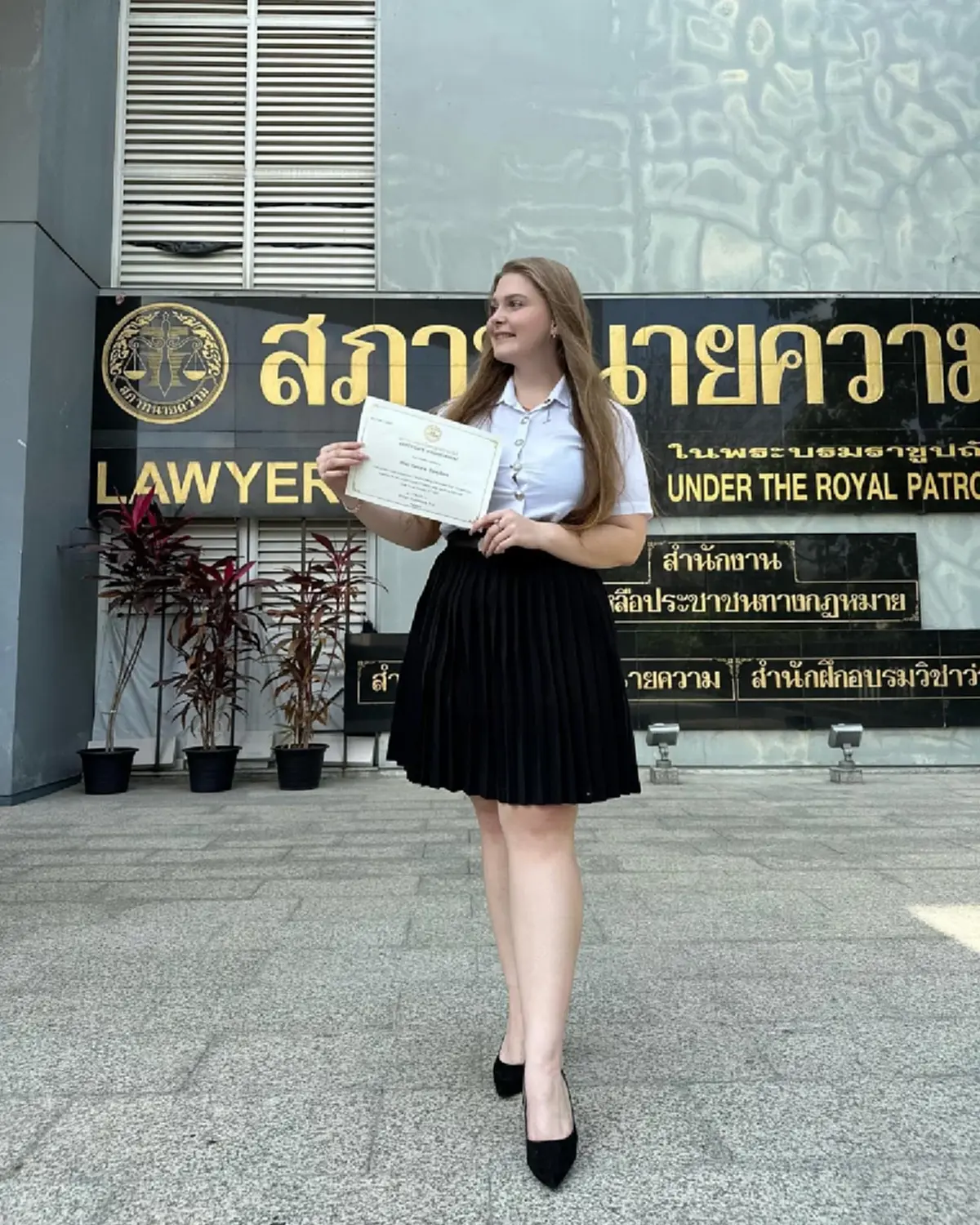 ไม่ธรรมดา รู้จัก "วาร์วาร่า" ล่ามสาวหัวใจไทย ดีกรีเกียรตินิยม