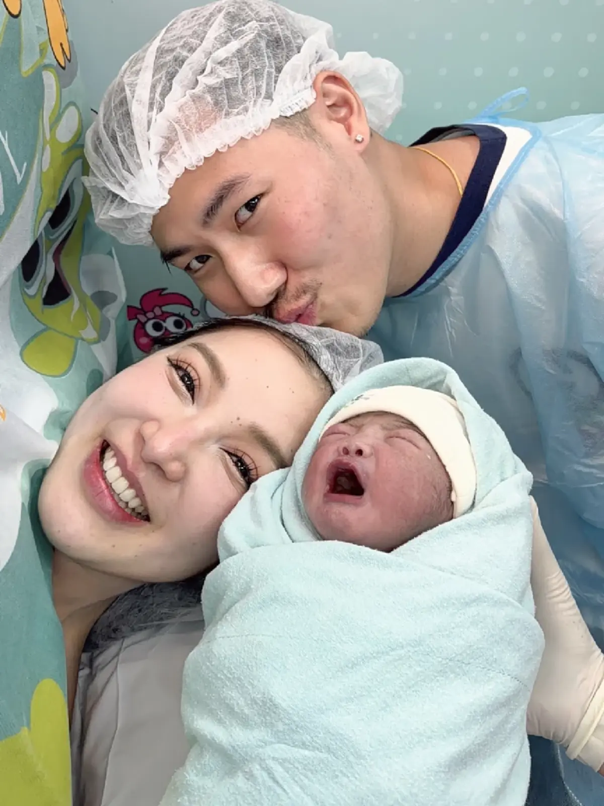 น่ารักเกินต้าน! ส่องชัดๆ "น้องเซญ่า" ลูกสาวสุดรัก แพท ณปภา - พี ชานนท์