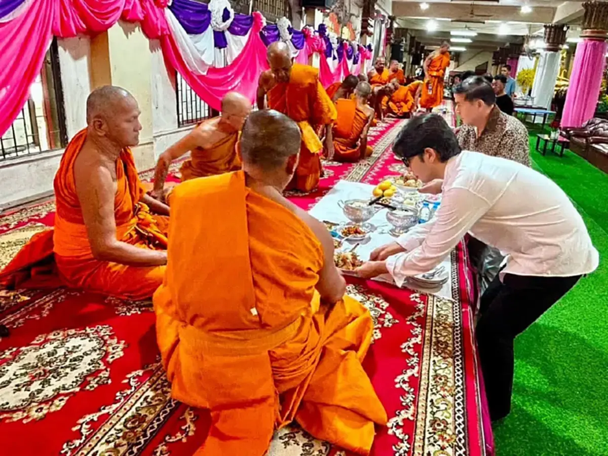 เลขวันเกิด พุ่มพวง ดวงจันทร์ ลูกชายทำบุญใหญ่ครบรอบวันเกิดแม่