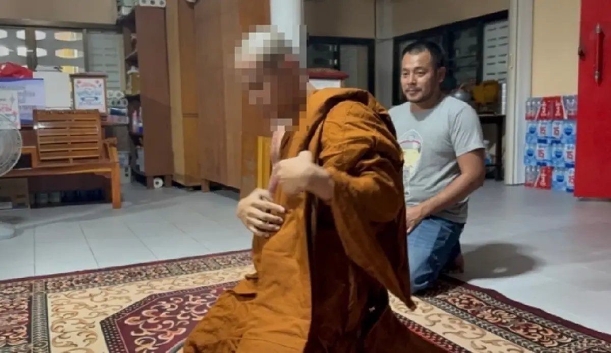 ล่อซื้อถึงวัด! พระหนุ่มนัดรับ "เค" คากุฏิ ตำรวจบุกจับคาหนังคาเขา