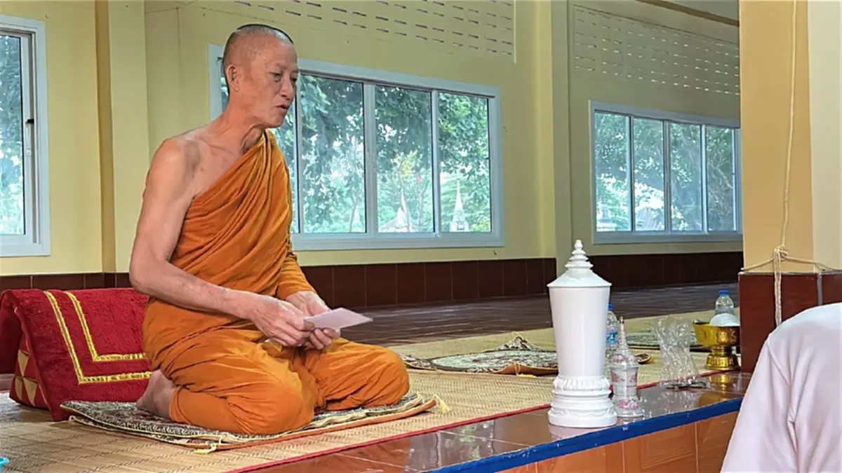 ฮลุน โซโล่ ญาติทำพิธีเก็บอัฐิเตรียมลอยอังคารแม่น้ำโขง