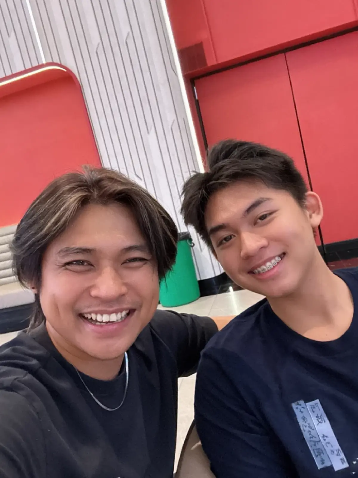 เปิดภาพล่าสุด ลูกชายคนเล็กนักร้องดัง โตเป็นหนุ่มแล้ว