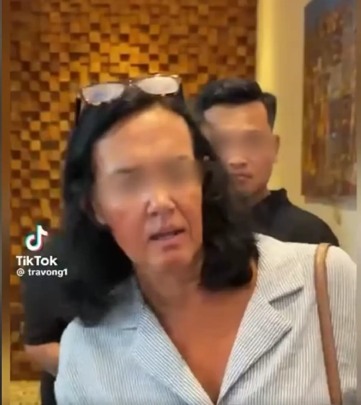 สาวใหญ่ลูกครึ่งไทย เดือดปกป้อง ชุดไทยจักรี หลังเห็นกัมพูชาใส่ถ่ายแบบ