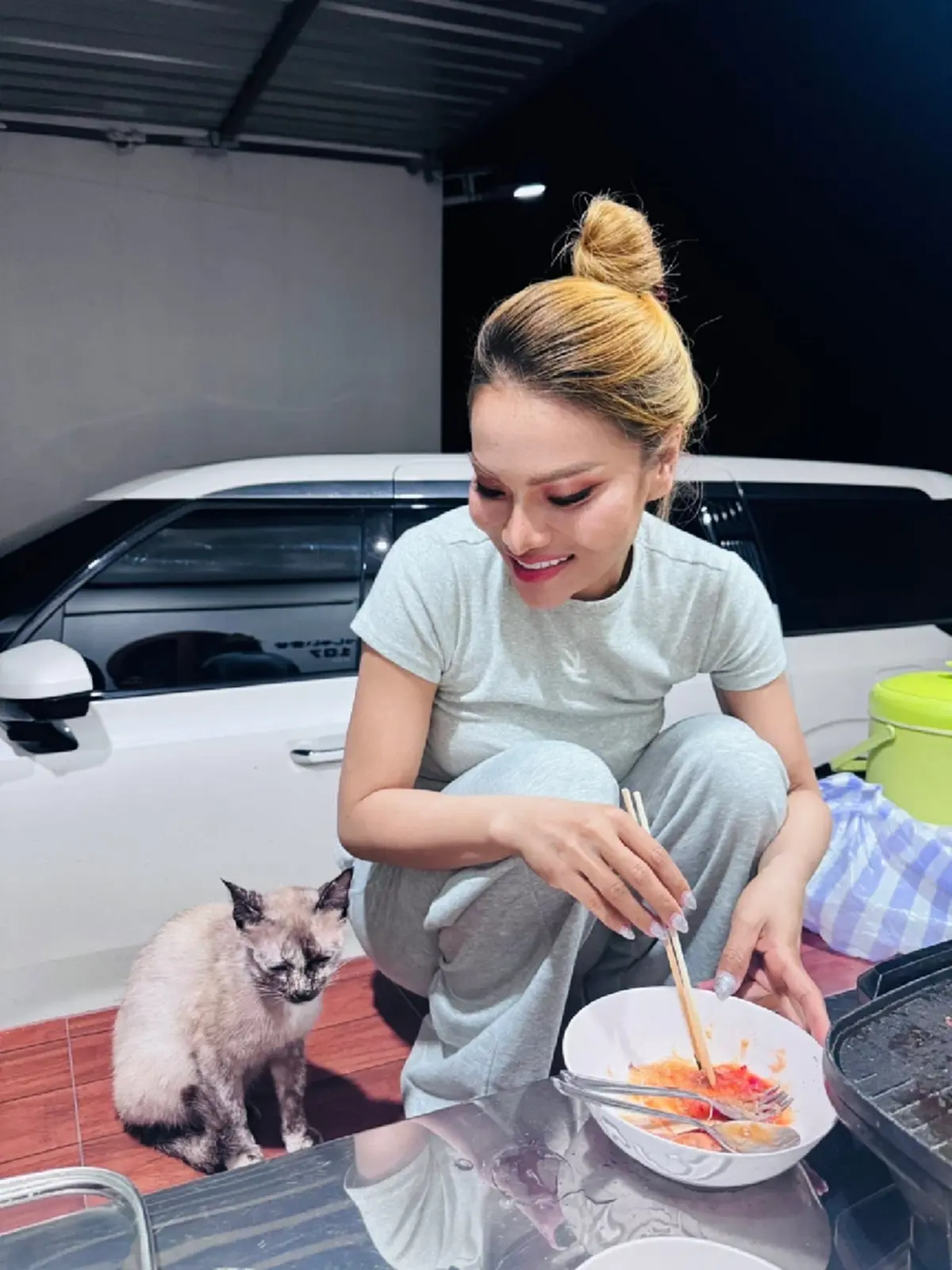 ใหม่ พัชรี เดือด! ไล่แม่บ้านออก แฉเอาแมวป่วยทิ้งป่าจนตาย