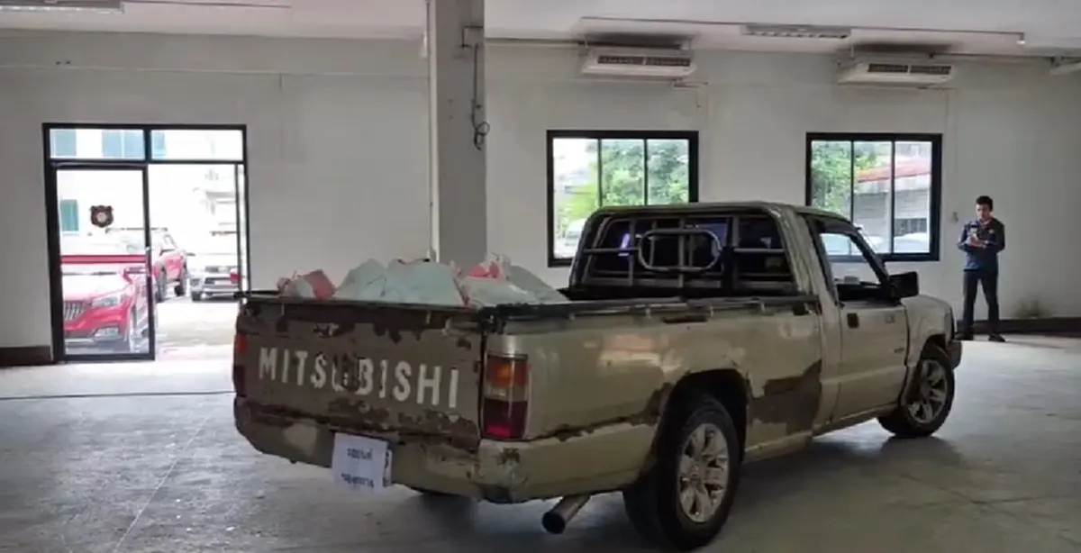 จับคากระบะเก่า! 2 หนุ่มฝ่าสายฝนขนยาเสพติดล็อตใหญ่มูลค่า 100 ล้าน