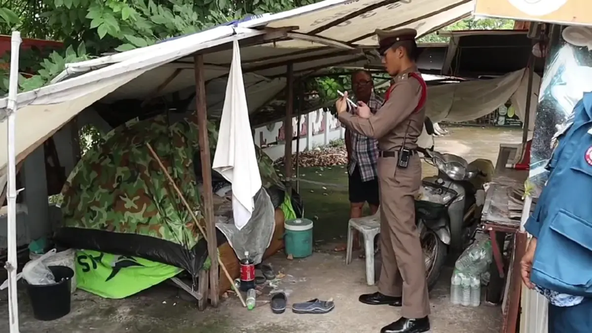 สลด! เจอร่างไร้ลมหายใจ เซียนพระดับปริศนาคาเต็นท์หน้าสุสานจีน