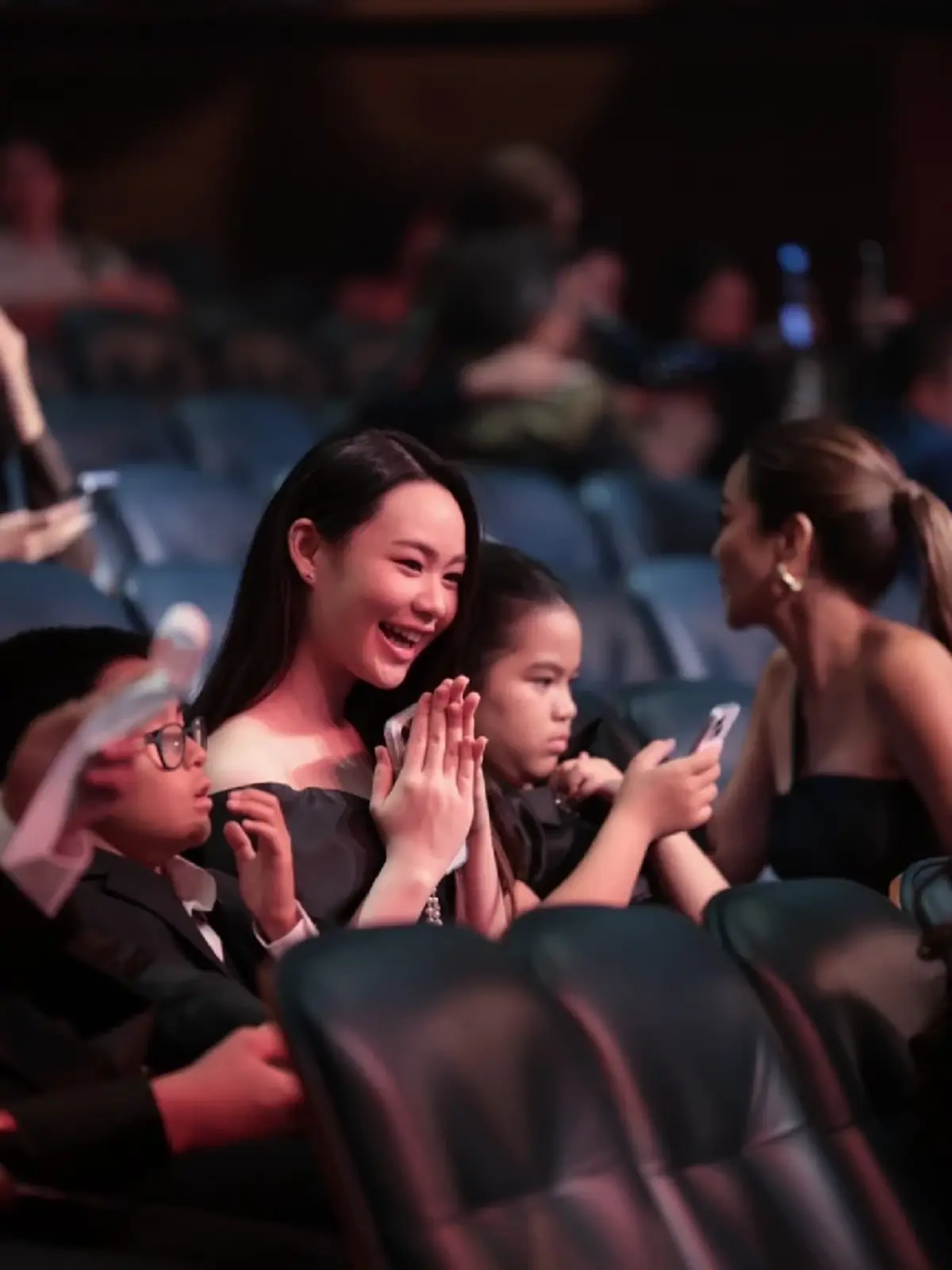 ส่องภาพล่าสุดลูกสาวคนโต เปิ้ล-จูน ในวัย 16 ปี  สวยหวานสะดุดตา