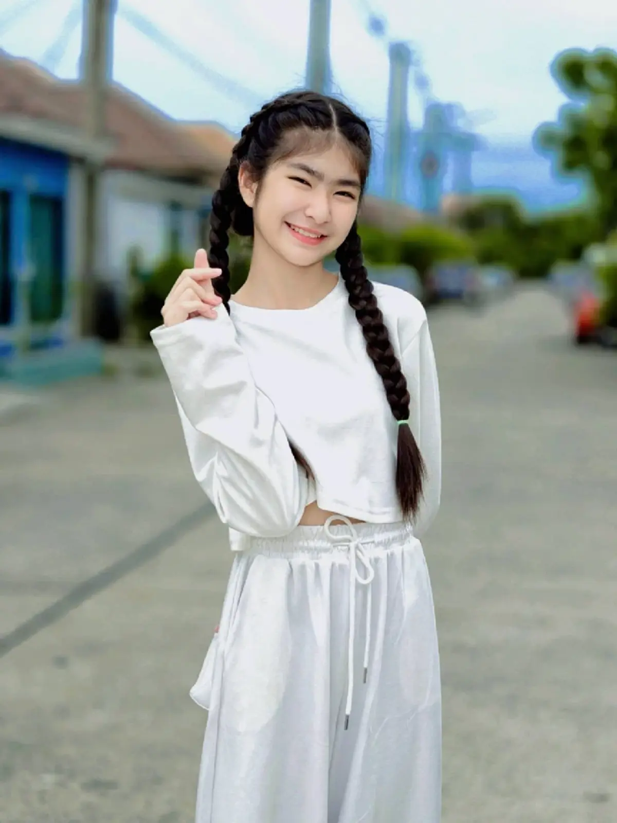 ลูกสาว "ทศพล หิมพานต์" ทุ่มเงินเก็บ สร้างบ้านหลังใหม่ให้ยายทวด