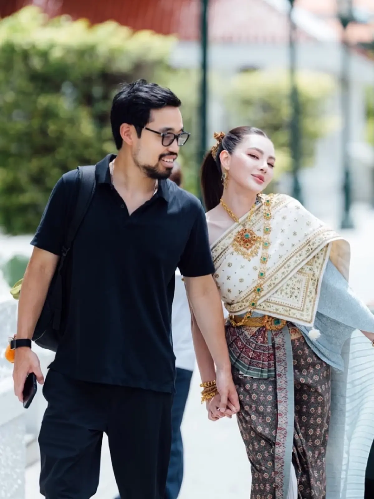  "ดิว อริสรา" สวมชุดไทย เผยภาพหวานคู่แฟนหนุ่ม  แฟนๆ แห่ลุ้นข่าวดี