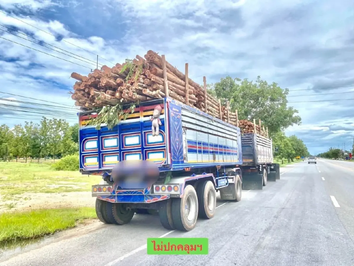 ลุยจับจริง ตร.กาญจนบุรี สกัดรถบรรทุกวิ่งขวา-ของตก โดนหนัก 4 ข้อหา
