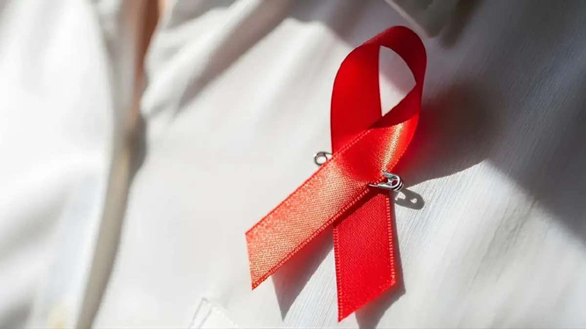 หลายคนยังเข้าใจผิด ระหว่าง HIV - เอดส์ สรุปแล้วยังรักษาได้มั้ย