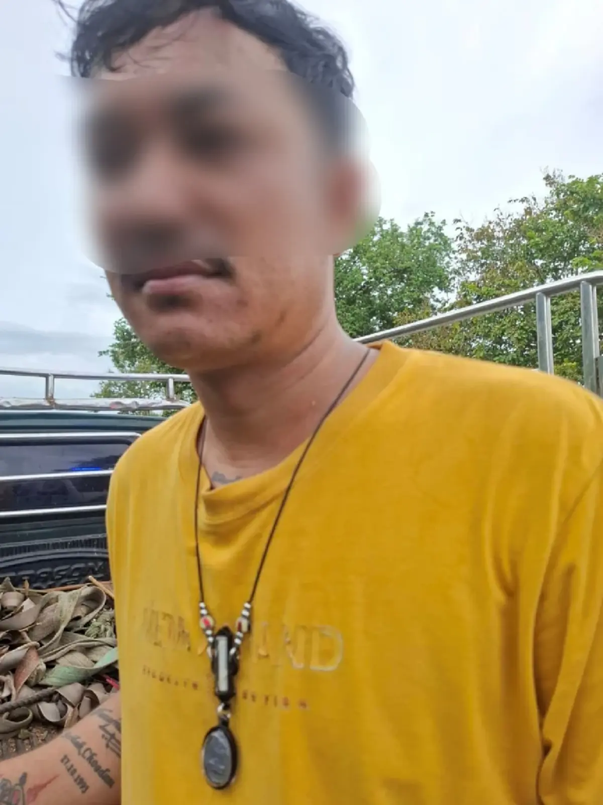 กระบะพังยับ คนขับรอดไร้บาดแผล เชื่อบารมีพระที่ห้อยคุ้มครอง