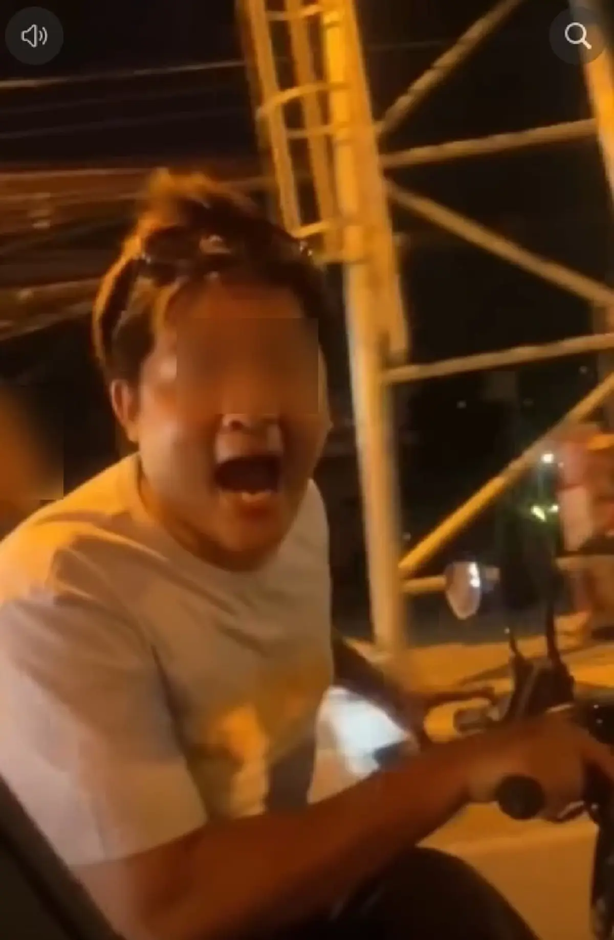 งานเข้า หนุ่มหัวร้อนทุบเบนซ์หรูลิมิเต็ด เจ้าของเปิดราคามีหนาว
