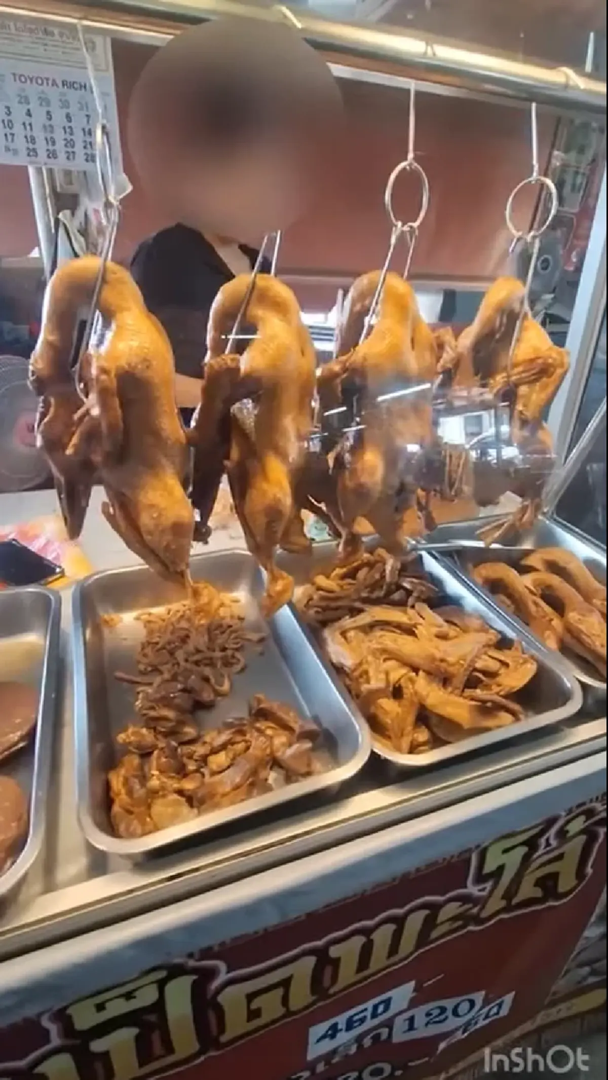 จับต่างด้าว ลักลอบขายเป็ดพะโล้กลางตลาดเมืองเชียงใหม่