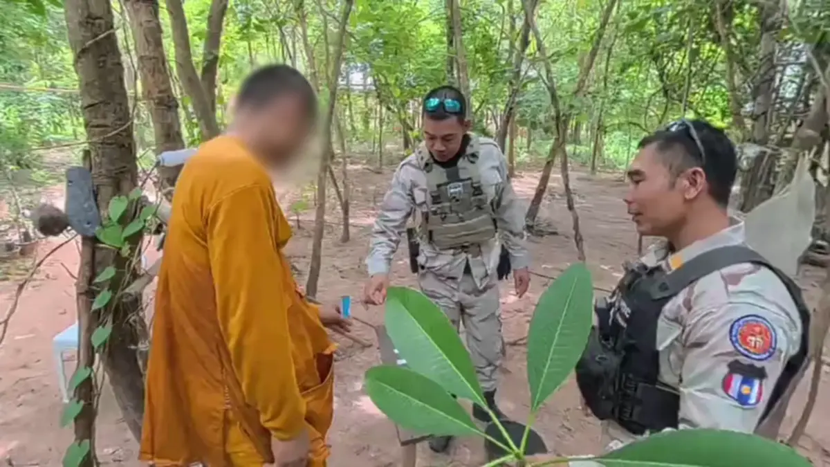 รวบพระ 13 พรรษาฉี่ม่วง แม่ร่ำไห้ "ผ้าเหลืองไม่ช่วยเลยเหรอ"