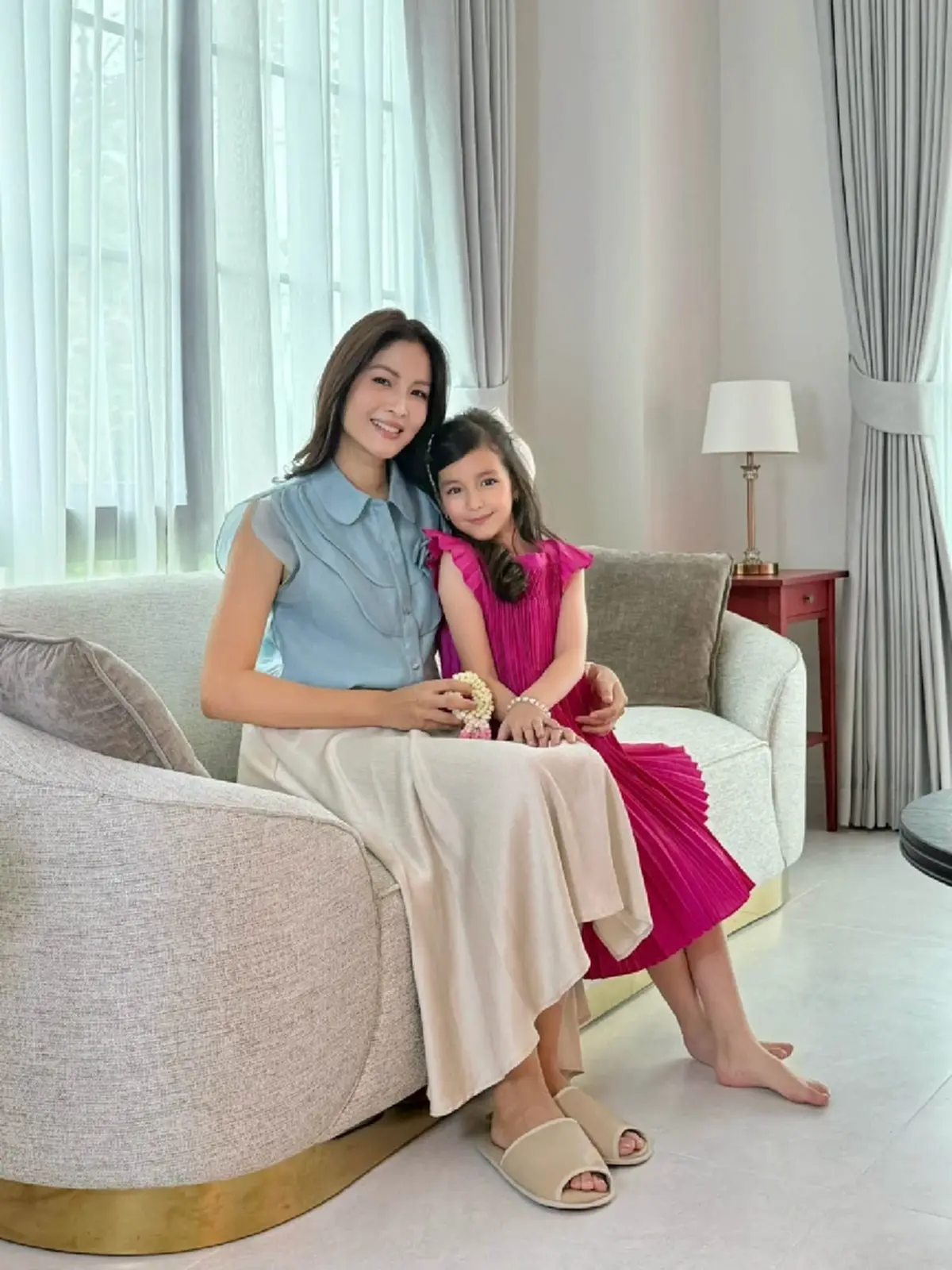 สวยได้แม่เต็มๆ ลูกสาว "กวาง ฟ้ารุ่ง" ฉายออร่านางงาม วัย 6 ขวบ