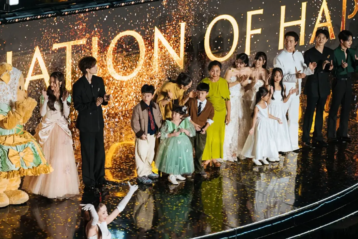 ห้างแตก  "ชมพู่ อารยา" ยกทัพลูกๆออกงาน แฟนคลับแห่แซวโตเร็วมาก
