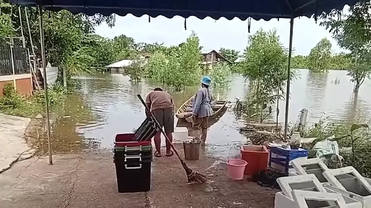 น้ำโขงหนุนสูงทะลักท่วมอุบลฯ 3 อำเภอ ถนนตัดขาด-อพยพด่วน