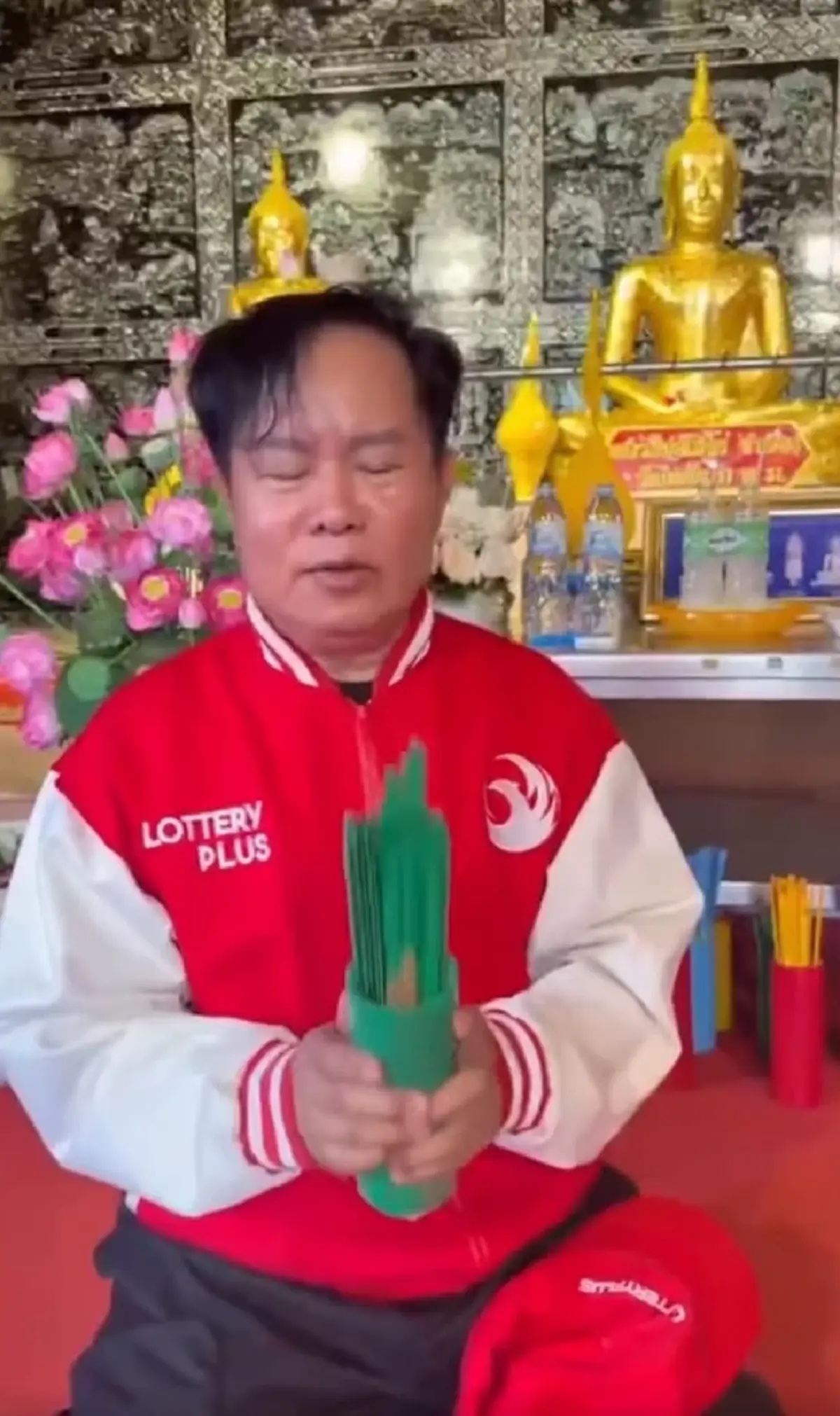 ส่อง มนต์สิทธิ์ คำสร้อย เสี่ยงเซียมซีมงคล ฮือฮาเลขที่ได้