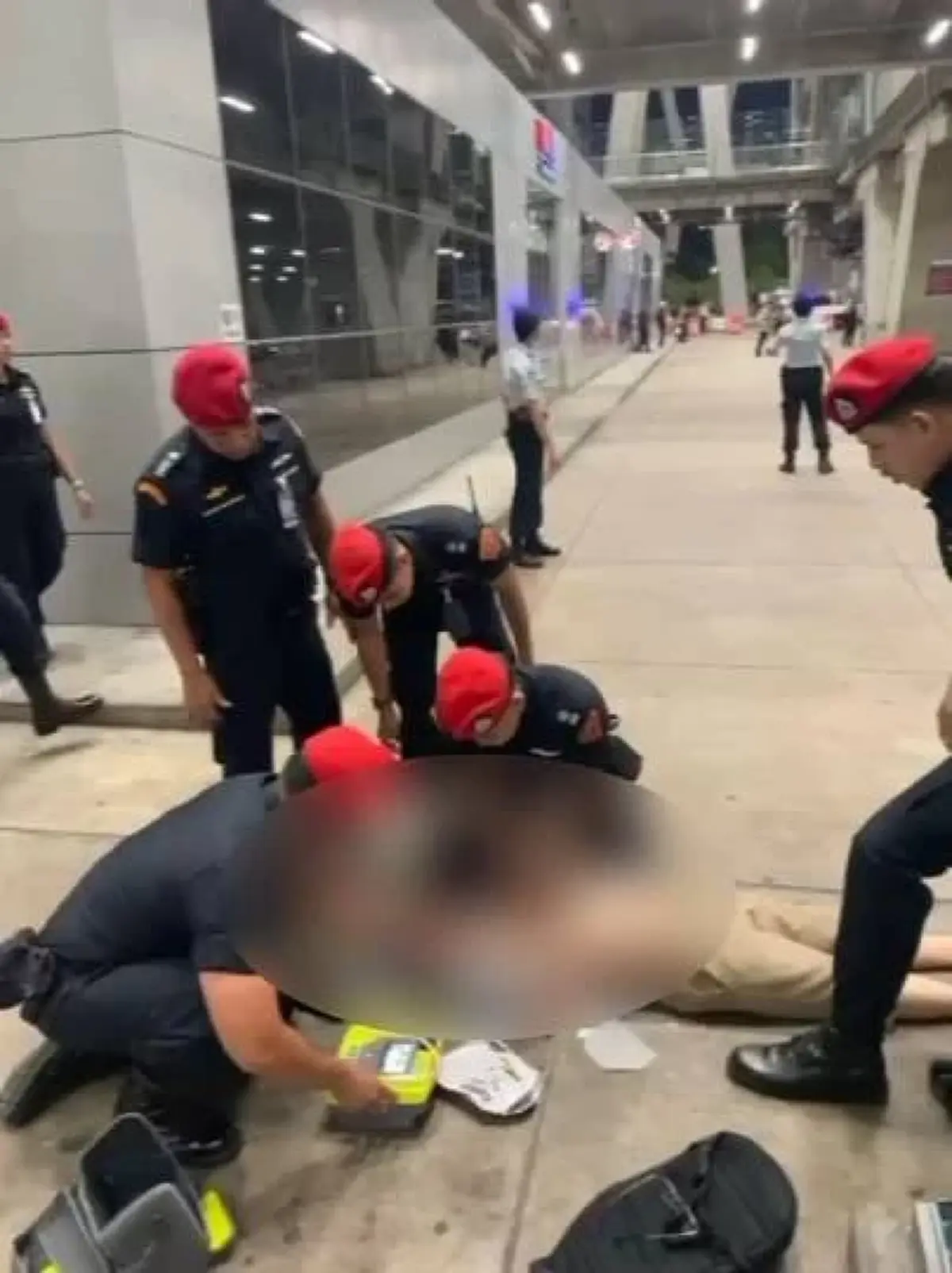ชื่นชม รปภ.หมวกแดงสุวรรณภูมิ ทำ CPR ยื้อชีวิตผู้โดยสารเกาหลี