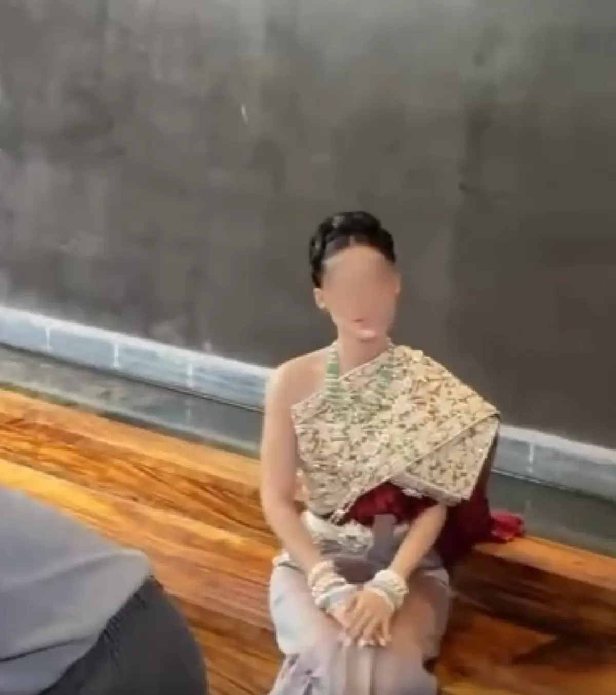 สาวใหญ่ลูกครึ่งไทย เดือดปกป้อง ชุดไทยจักรี หลังเห็นกัมพูชาใส่ถ่ายแบบ