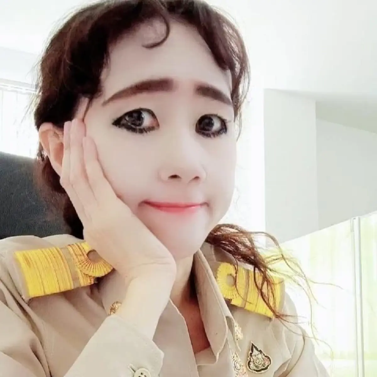 เคล็ดลับความสวย ข้าราชการสาวพูดแล้ว แต่งหน้ายังไงถึงขึ้นกล้อง