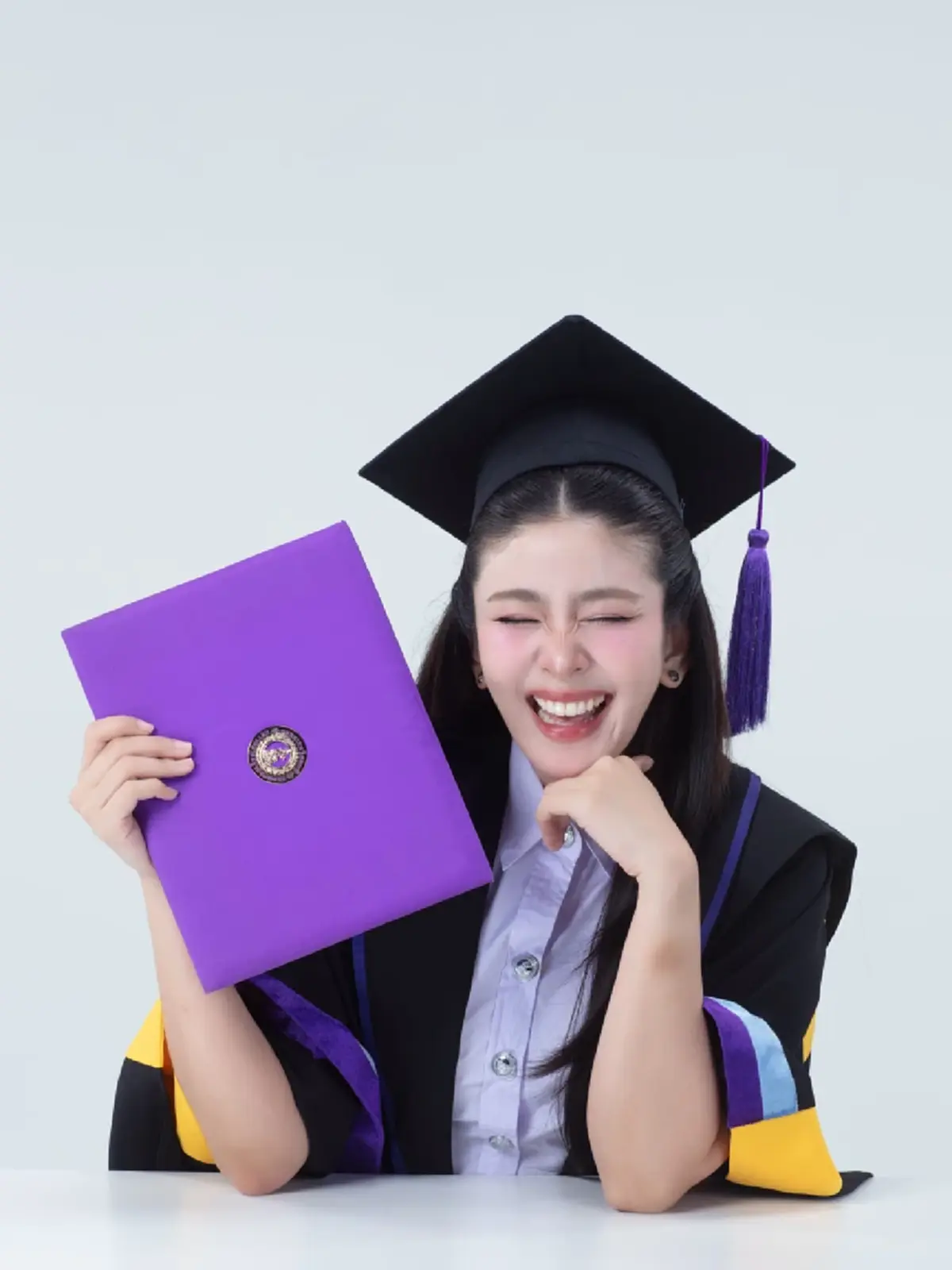 สวย ครบ เครื่อง  หนูนา หนึ่งธิดา คว้าปริญญาโท ม.ธุรกิจบัณฑิตย์