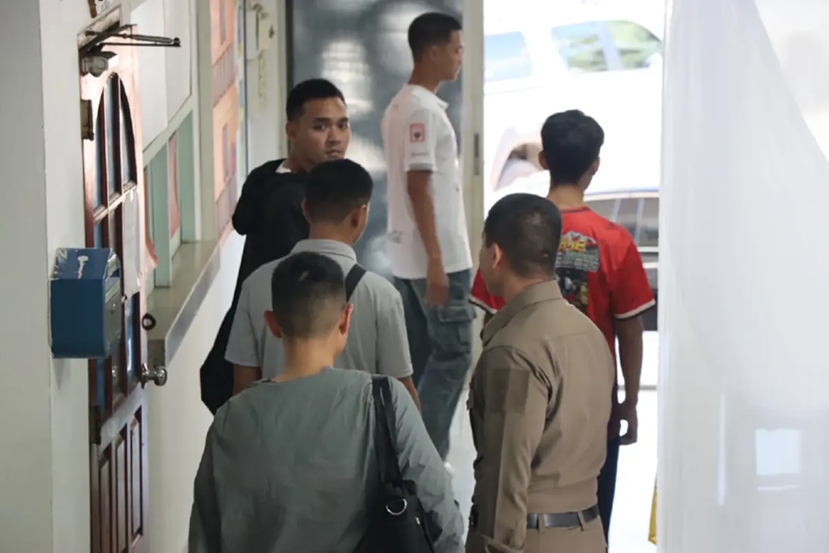 ผิดคาด พ่อหนุ่ม 15 บุกโรงเรียน พูดตรงๆ หลังลูกชายโดนจับกุม