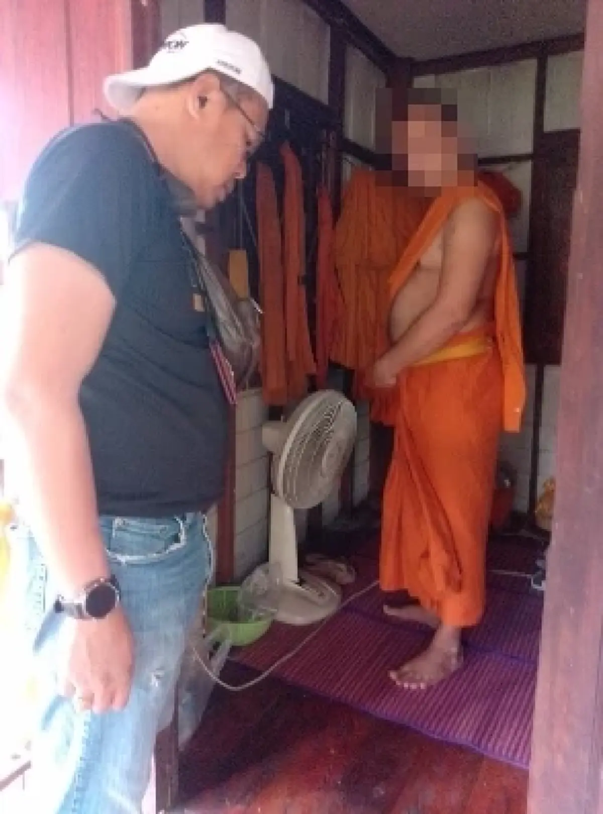 ผ้าเหลืองก็ไม่เว้น! ตำรวจบุกตรวจวัด พบพระ-เณร 4 รายมีสารเสพติด