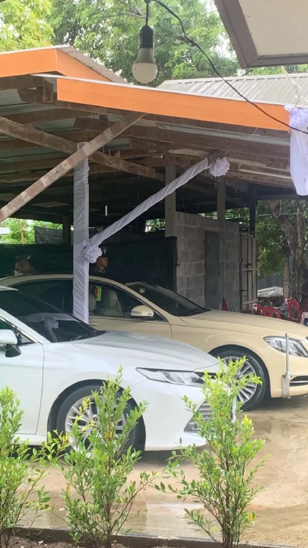 ทะเบียนรถยนต์พระที่นั่ง กรมสมเด็จพระเทพรัตนราชสุดา จอดบ้าน ปชช.