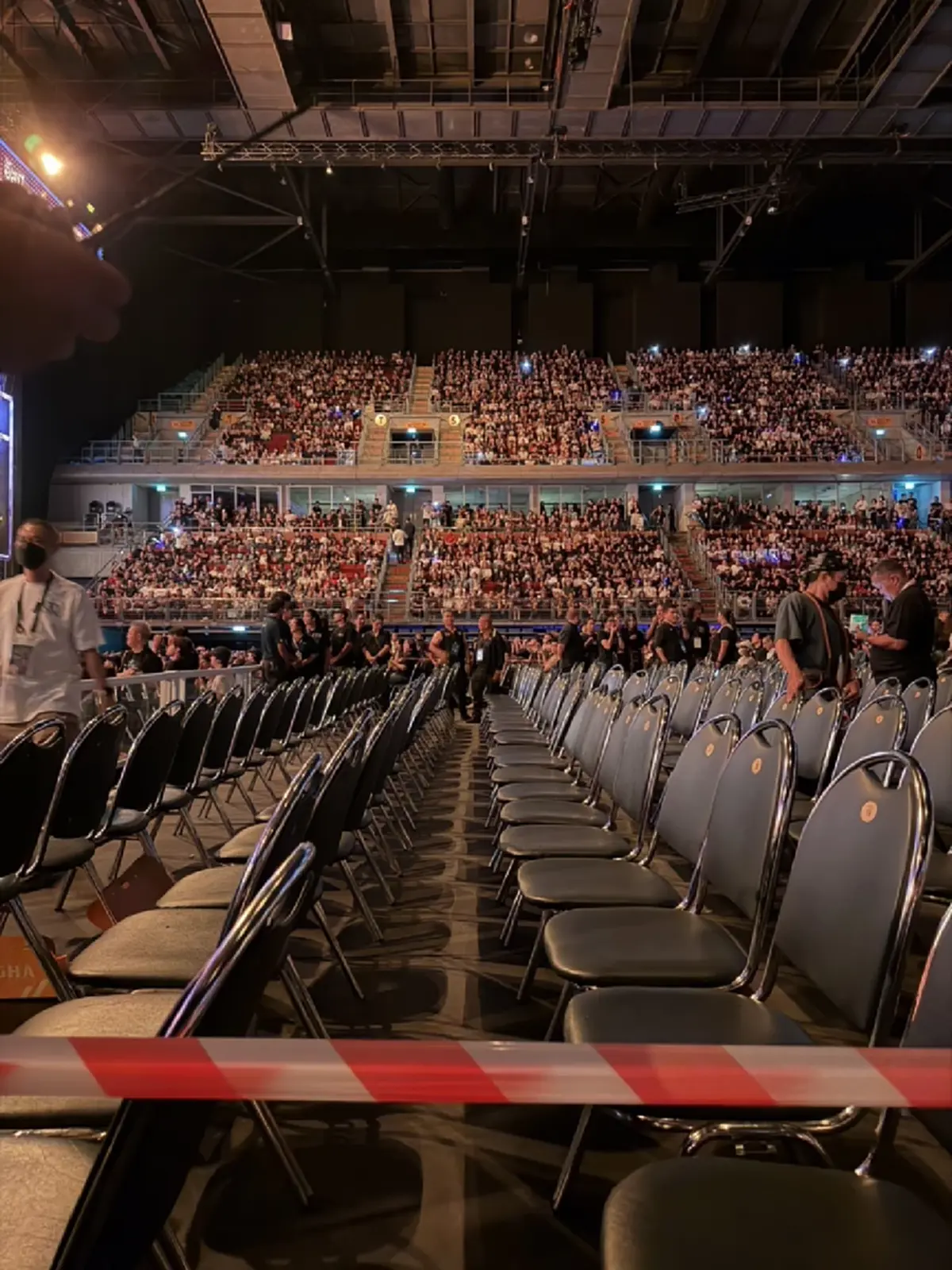 เปิด 3 ปมเสี่ยง พื้นที่นั่งยุบ ทำคอนเสิร์ตอัสนี-วสันต์ ล่มกลางคัน